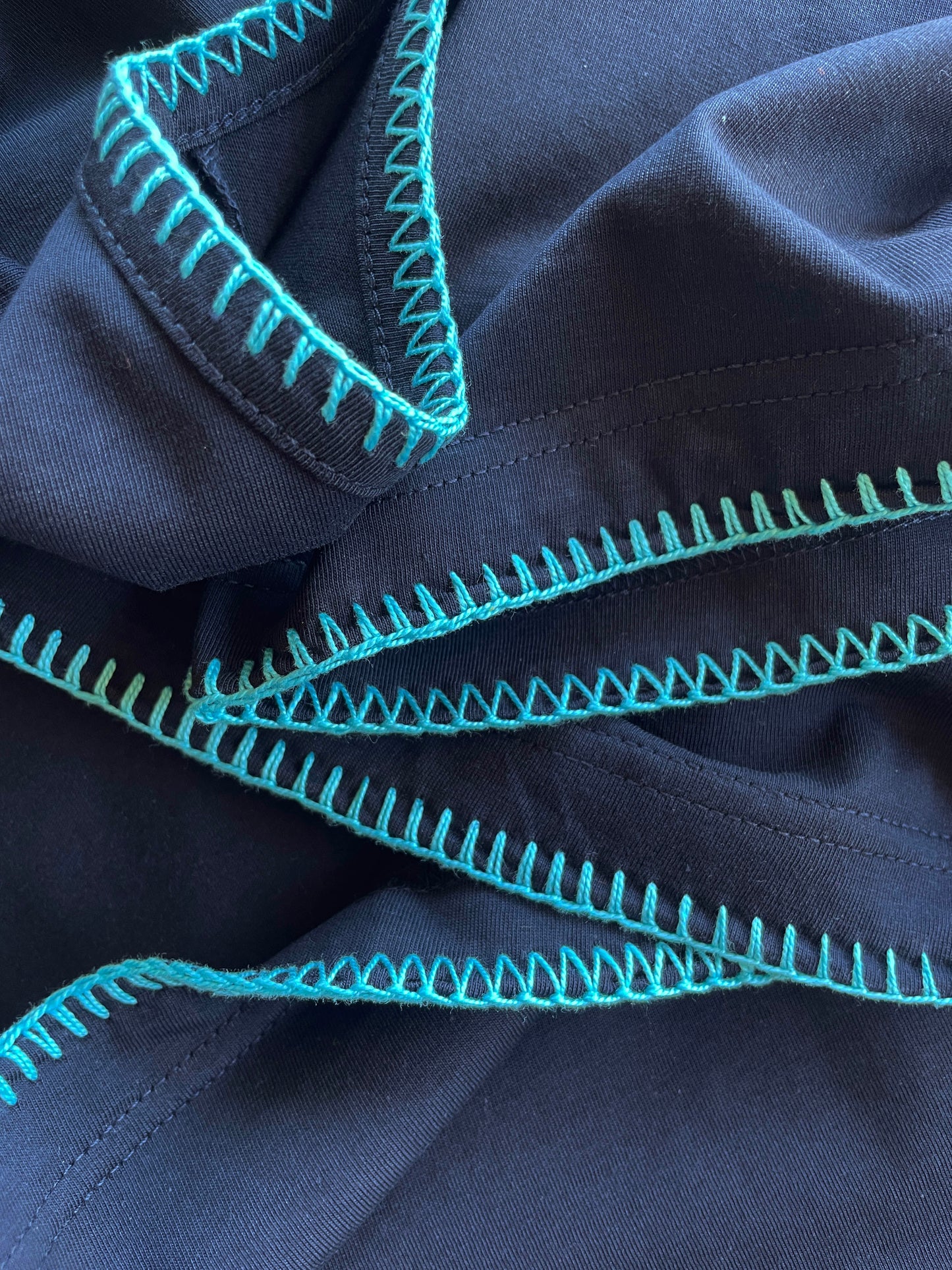 Marineblaues T-Shirt