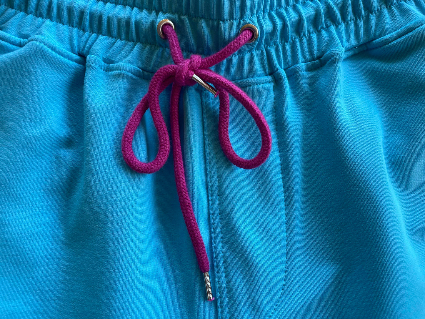 Himmelblaue Sweat-Shorts Mann